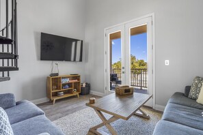 Smart TV, video games