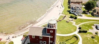 Part of Mini-Mansion, private, Lake Erie views