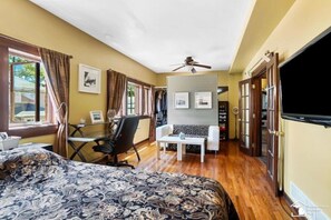 2 habitaciones, escritorio, tabla de planchar con plancha y wifi 