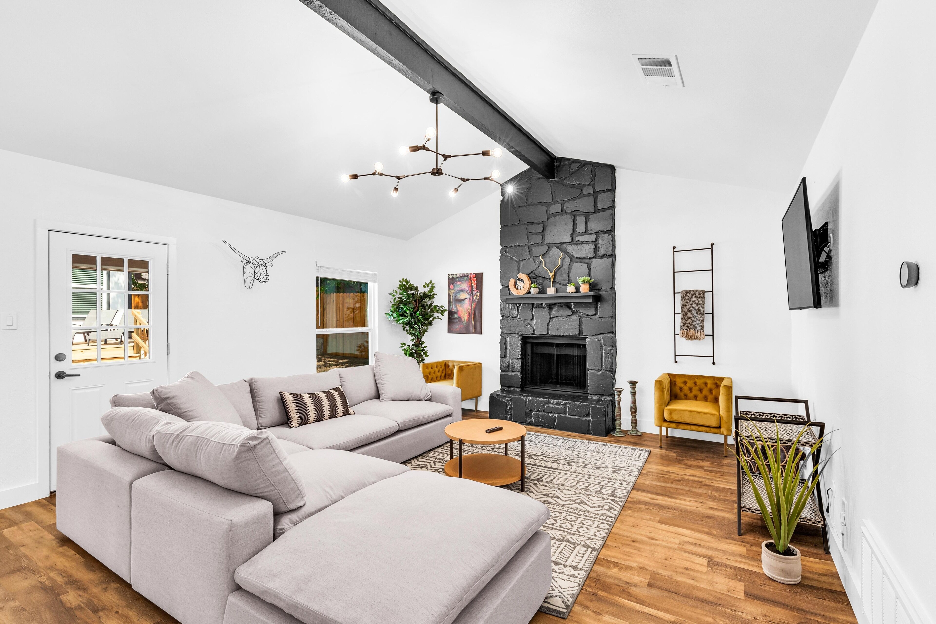 Cheerful 4-Bedroom home