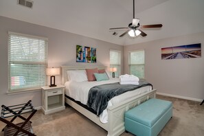 4 soverom, strykejern/-brett, reiseseng for barn og wi-fi (inkludert)