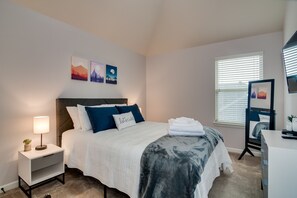 4 bedrooms, iron/ironing board, travel crib, free WiFi