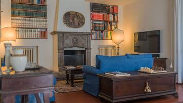 TV, DVD player, table tennis, stereo