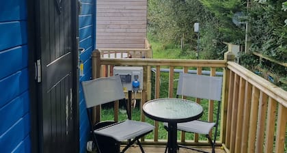 Glamping Hut - Riverside 6
