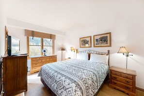 2 bedrooms, internet, bed sheets