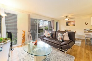 TV - Malia Kai #12 condo in Kailua-Kona Town! (Kailua Kona)