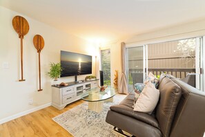 TV - Malia Kai #12 condo in Kailua-Kona Town! (Kailua Kona)