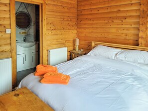 3 quartos, Wi-Fi de cortesia, roupa de cama