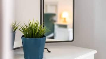 House | 2 bedrooms, iron/ironing board, free WiFi, bed sheets