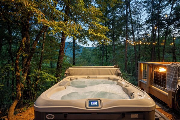 Outdoor spa tub