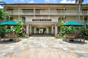 Exterior - Ground-floor resort condo - ocean-view lanai - steps to beachside pool & hot tub (Kapaa)