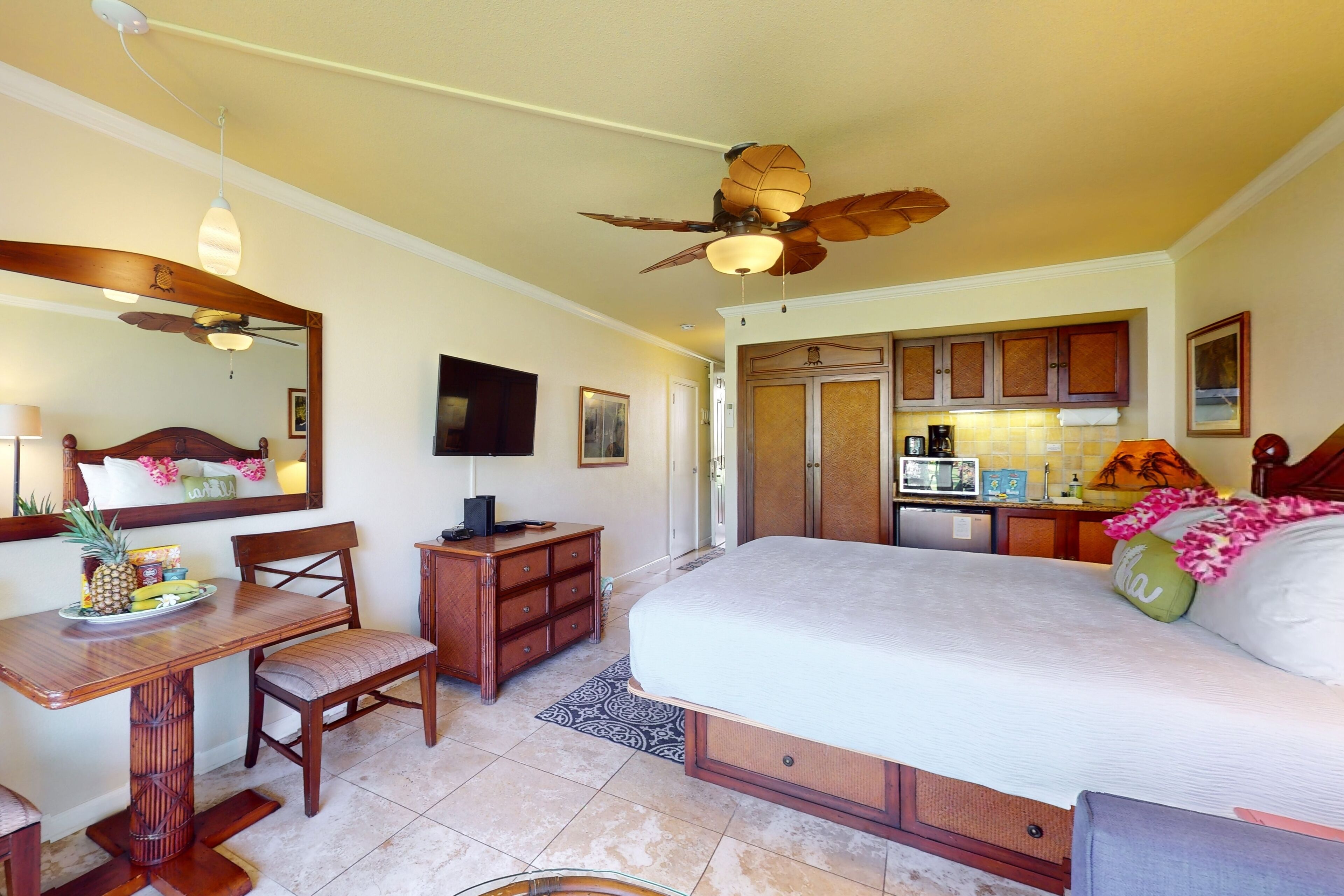 Iron/ironing board, free internet, bed sheets, wheelchair access