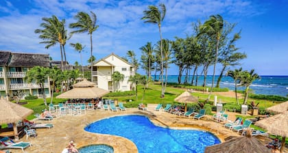 Top-floor corner unit - amazing ocean views - steps to beachside pool & hot tub