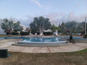 Piscine extérieure, piscine chauffée