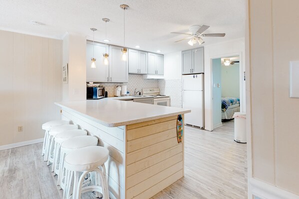 Fridge, microwave, oven, stovetop