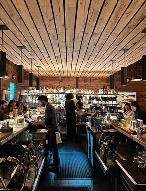 酒吧（店内）