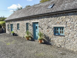 Exterior - Ysgubor Blaenparc Barn - UK41030 (Dihewyd<br />, near Aberaeron)