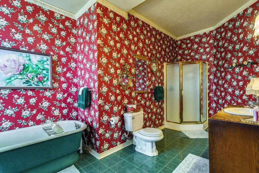 Bathtub, hair dryer, towels