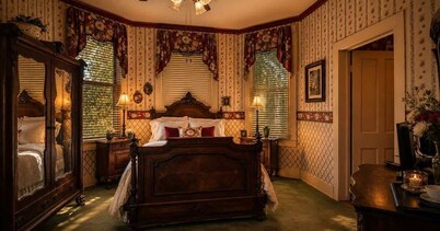 Sam Rayburn Suite • Quiet Bonham Stay