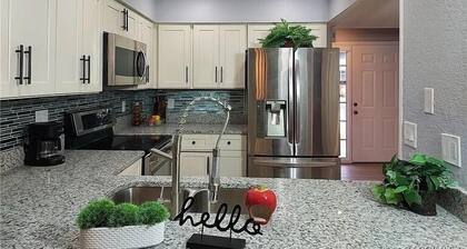 Lakefront Condo (with private dock access)