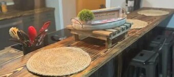 Whiskey Rock Lodge- Hot Tub -sleeps up to 14