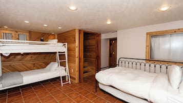 4 habitaciones, escritorio, tabla de planchar con plancha y wifi gratis