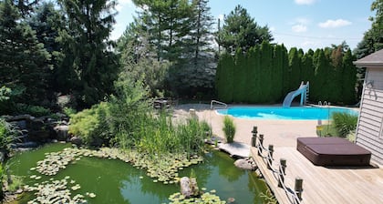 School House Getaway! 4BR with Large Pool & Hot Tub