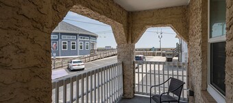 Seaside Suite • Steps to Beach & Boardwalk • Prime Location
