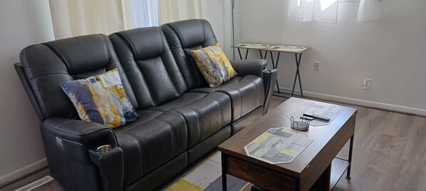 Smart-TV, peis, videospill og bøker