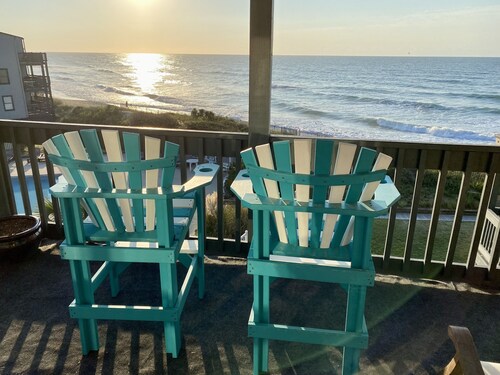 Relaxing Oceanfront Condo w Priv Beach Access, Pool, Elevator. Linens Included
