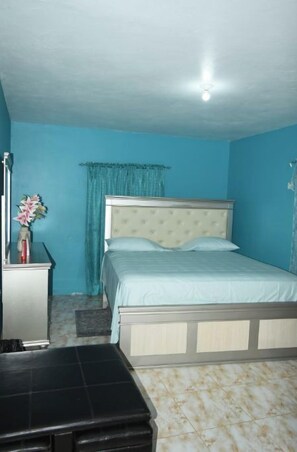 7 bedrooms, travel cot, WiFi