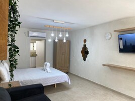 高级房, 冰箱和微波炉, 一层 | 特色装修、特色家居、熨斗/熨板、免费 WiFi