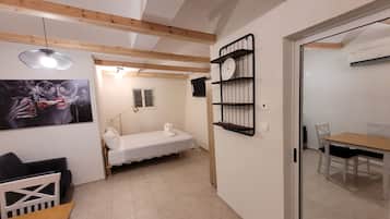 Habitación romántica, 1 cama Queen size, planta baja | Vista desde la habitación