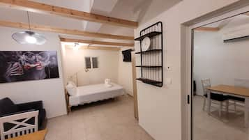 Romantische kamer, 1 queensize bed, op benedenverdieping | Kameruitzicht