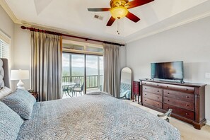 3 bedrooms, iron/ironing board, internet, bed sheets