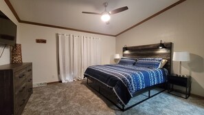 3 bedrooms, desk, free WiFi, bed sheets