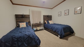 3 bedrooms, desk, free WiFi, bed sheets