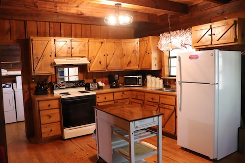 Shadow Me Secluded Cabin