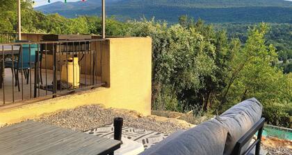 House with swimming pool in a peaceful, relaxing setting. Pets allowed.