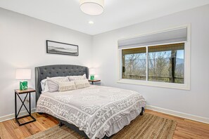 5 chambres, fer et planche à repasser, accès Internet, draps fournis