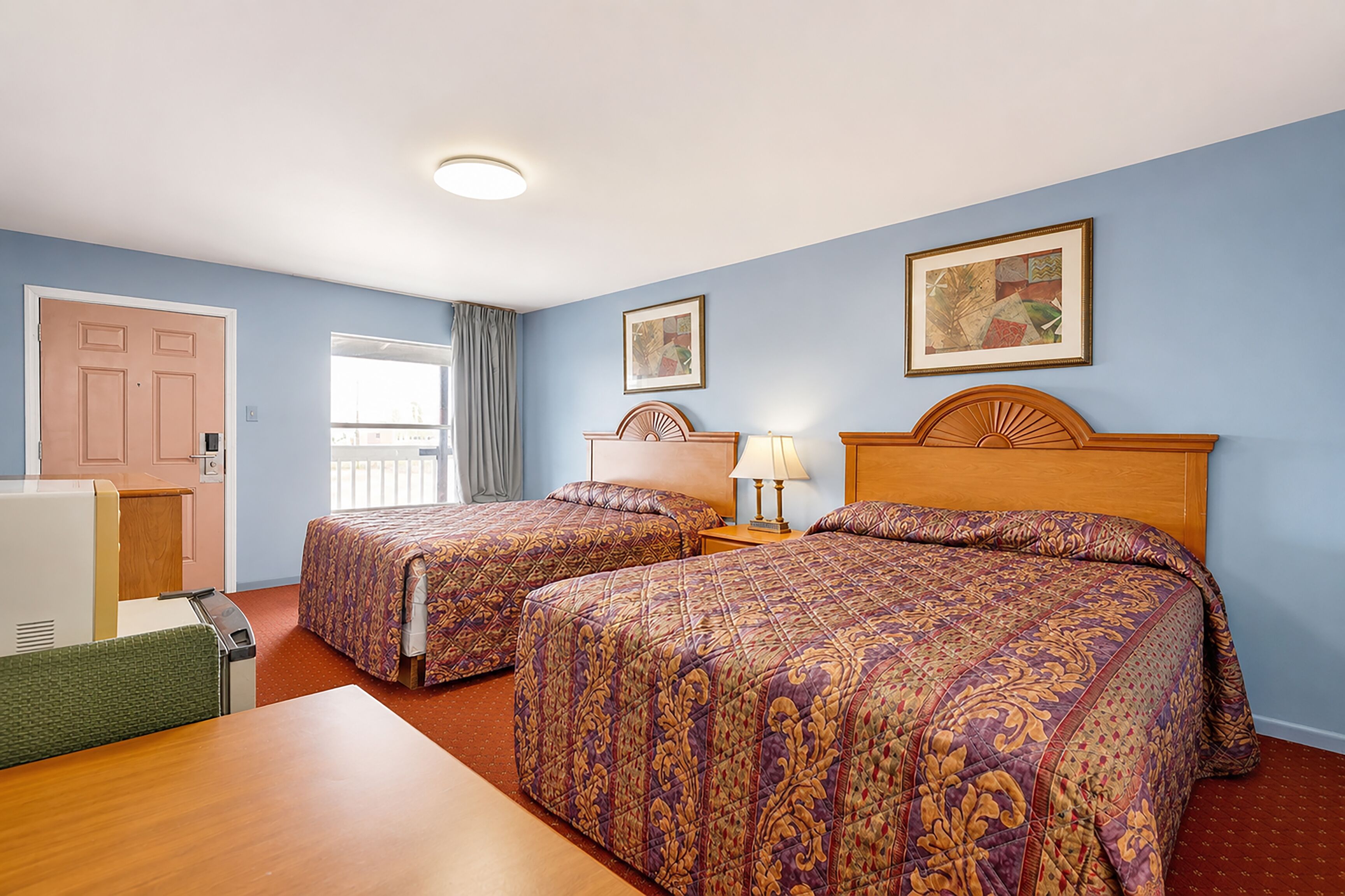 Desk, WiFi (free), bed sheets