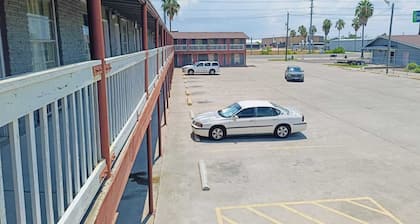 Valley Motel By Townhouse Corpus Christi Near Airport I 37