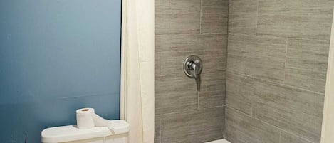 Articles de toilette gratuits, serviettes fournies