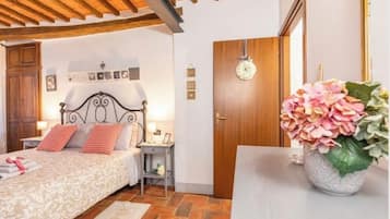 1 camera, ferro/asse da stiro, Wi-Fi, lenzuola