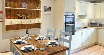 2 bedroom accommodation in Stretton-on-Fosse, near Moreton-in-Marsh