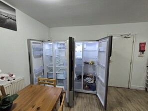 Full-sized fridge, microwave, oven, stovetop - London Marylebone Grendon rooms (London)