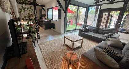 Maison bohÚme Orléans centre Parking jardin