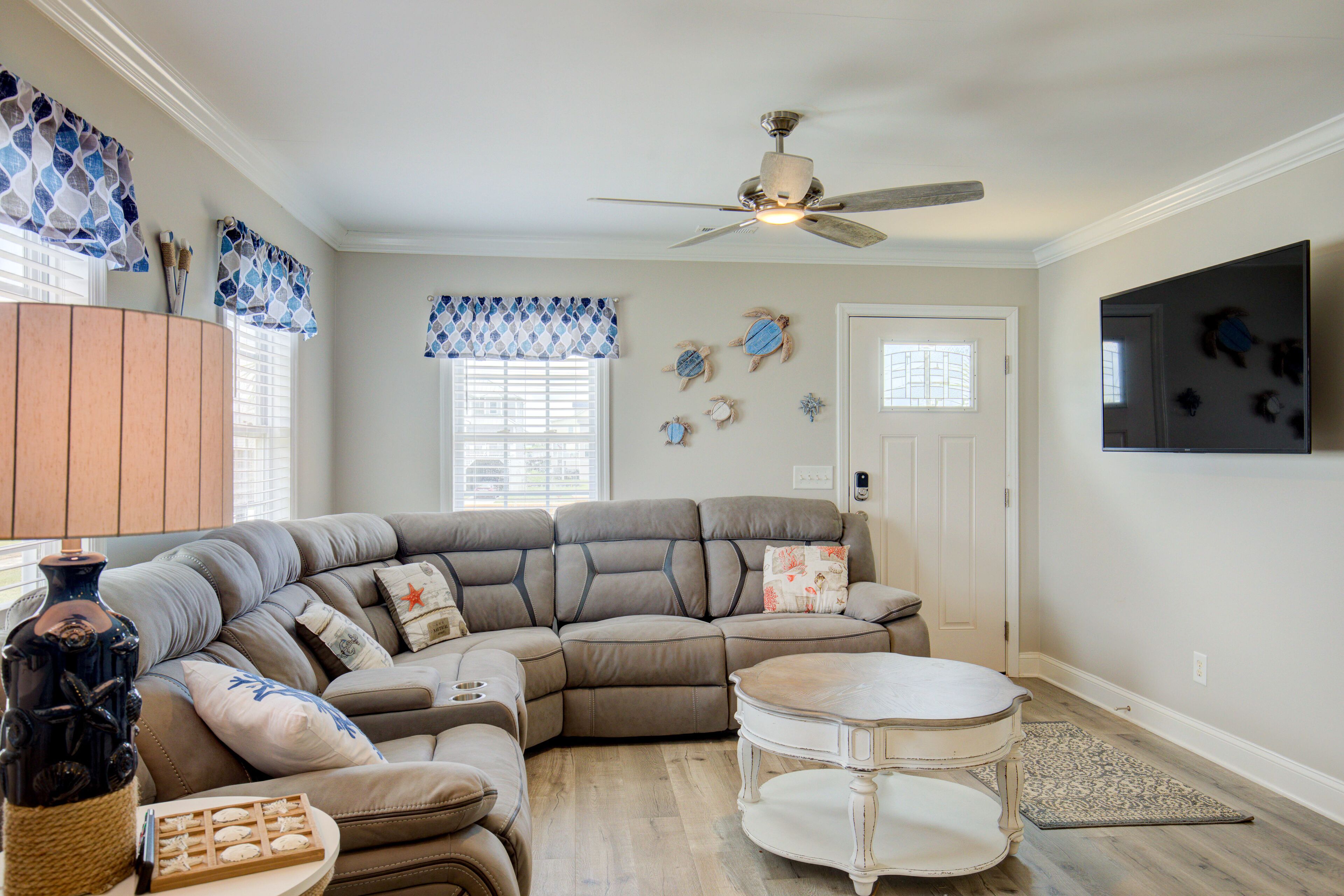 Ocean & beach-view duplex near the beach with outdoor shower, large deck, AC