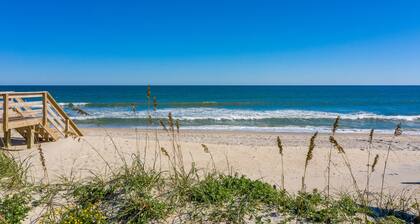 Oceanfront home with beach boardwalk, outdoor shower, decks - dog-friendly