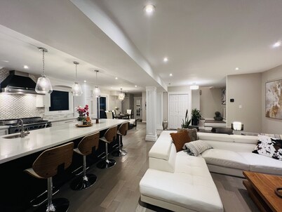 Luxurious Home in Mississauga Golf and Country Club